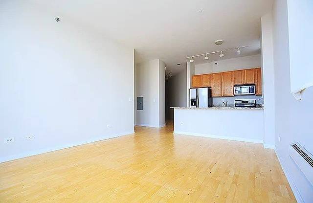 1600 S Indiana Avenue