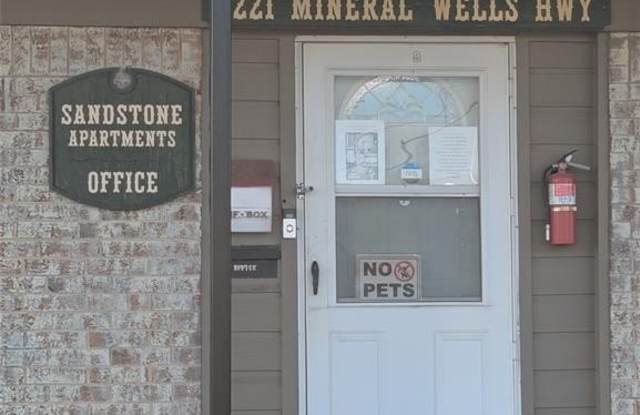 1221 MINERAL WELL HWY