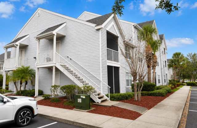 1218 BERMUDA LAKES Lane