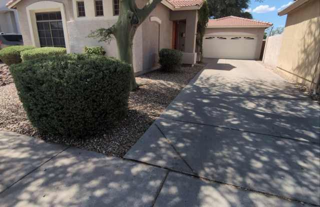 200 W BEECHNUT Place