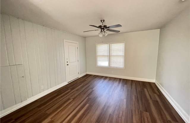253 Rosebud Avenue unit: 2