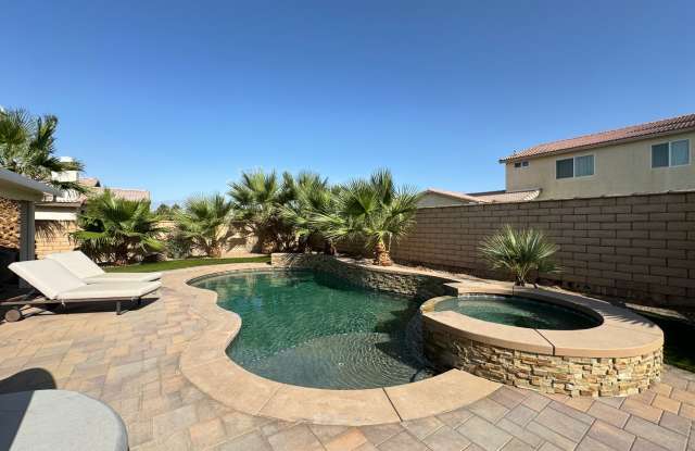 AVAILABLE NOW !!! 4 Bedroom/ 3 Bathroom Home with Pool in Talavera Community Indio!!