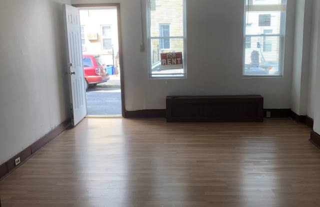 Photo of 1838 E Wensley St