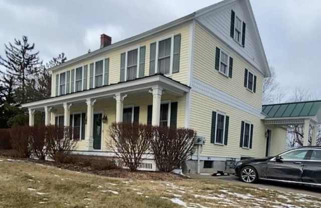 Photo of 403 Lake Avenue unit: 2