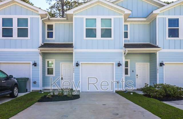 1646 Iroquois Ct.