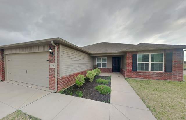 Very Nice 3 Bedroom 2 Bath Home in Mustang School District photos photos