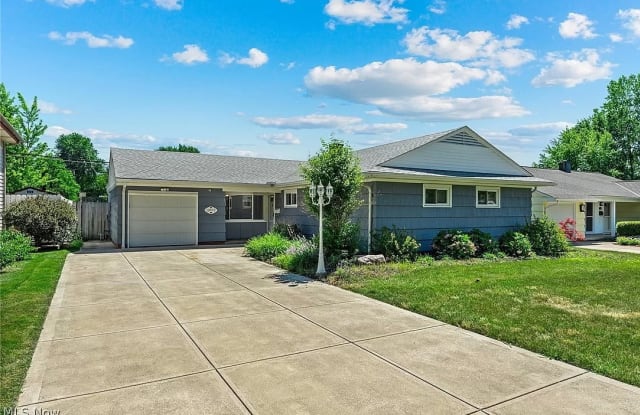 11993 Appleton Dr - 11993 Appleton Drive, Parma Heights, OH 44130