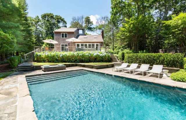 10 Scallop Avenue