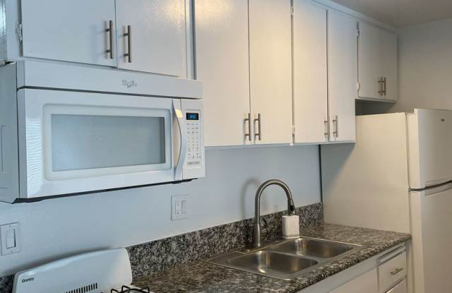 Photo of 1645 N. Winona Blvd.