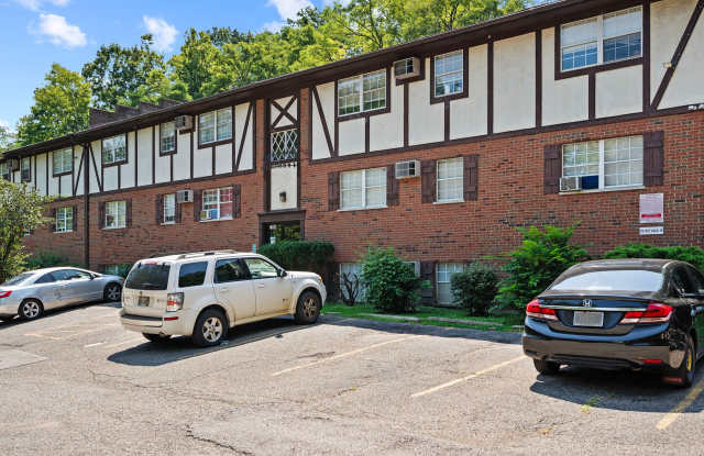 ✨ December Special: $900/month Charming 1-Bedroom Apartments in Cincinnati’s Hidden West Side Gem! ✨