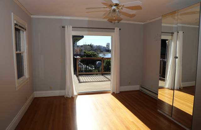 2340 Lakeshore Avenue