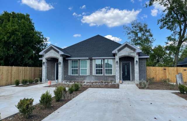 Photo of 216 Cleveland Street