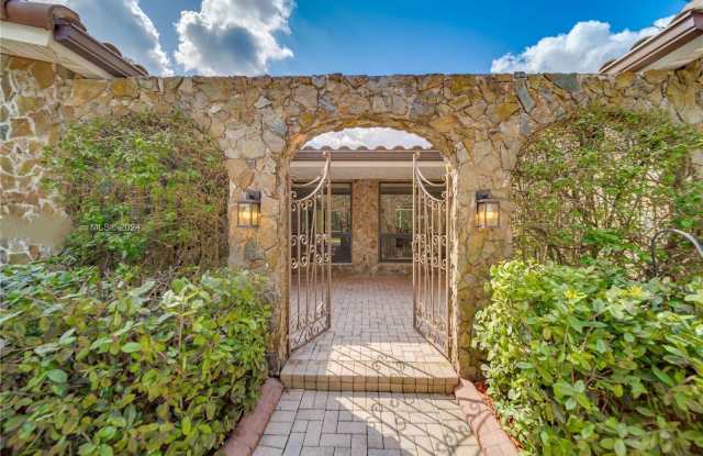 8900 Southwest 49th Court