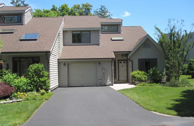 6 Rose Ct - 6 Rose Court, East Islip, NY 11730