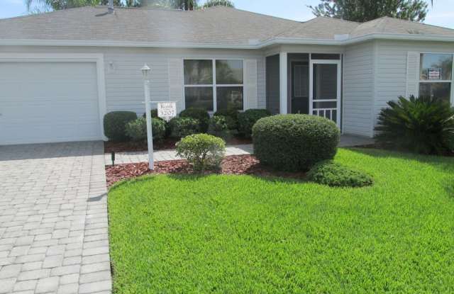 Photo of 3207 Woodridge Dr