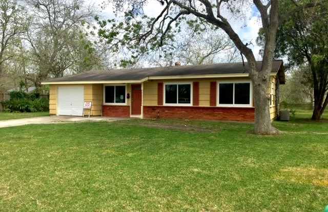 Photo of 116 Forest Oaks Lane