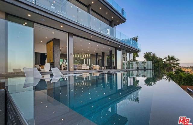 2304 1/2 Donella Circle