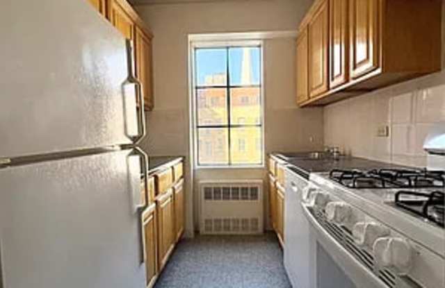 176 E 80th St Apt 11