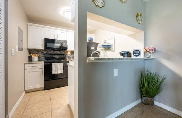 Harbour Cay Apartments