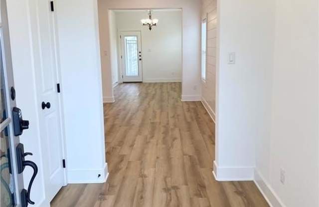 1763 Summit Crossing Lane