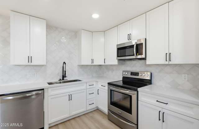 4201 E CAMELBACK Road unit: 74