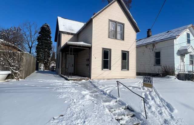 718 E 5TH