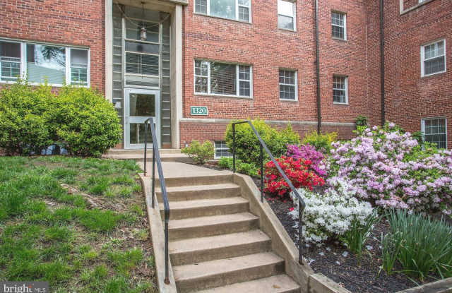 1320 FORT MYER Drive unit: 825