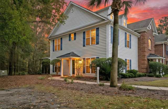 3 Bedroom, 2.5 Bathroom Townhome in Ellington Woods - Mt Pleasant