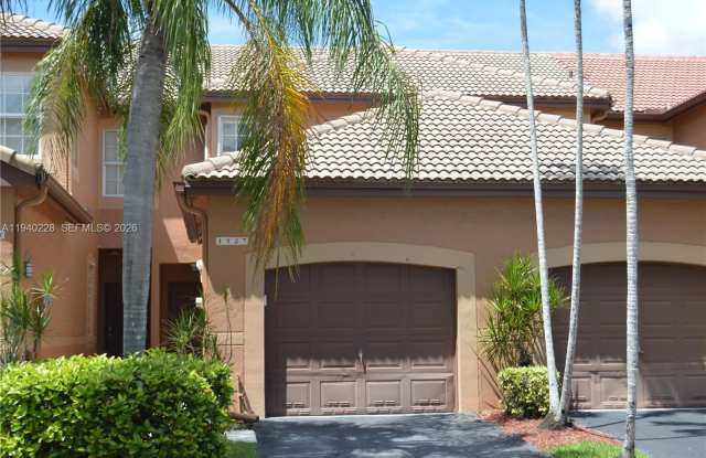 Photo of 1527 Veracruz Ln