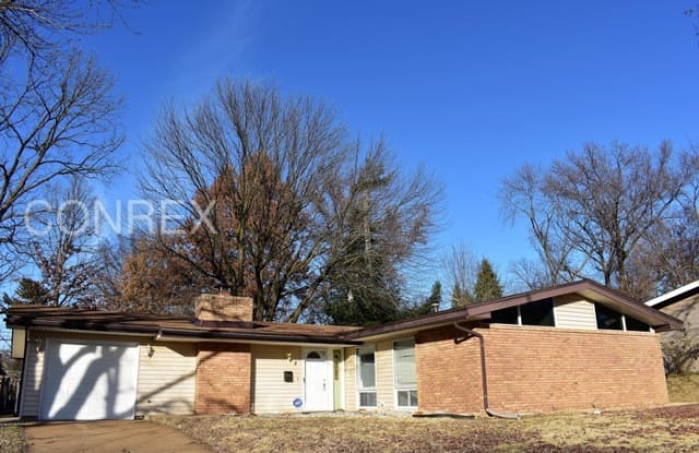 4 Milbrook Lane - 4 Milbrook Lane, Florissant, MO 63033