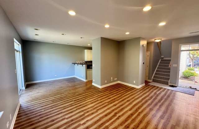 423 ACUSHNET Street unit: 423