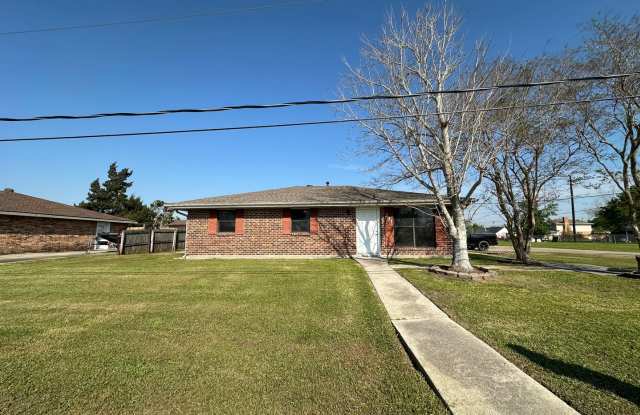 Newly renovated 3 bedroom 2 bath in East Houma