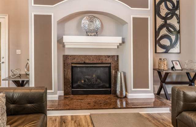 Ultris Courthouse Square