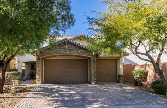 10465 Saddle Mountain Street