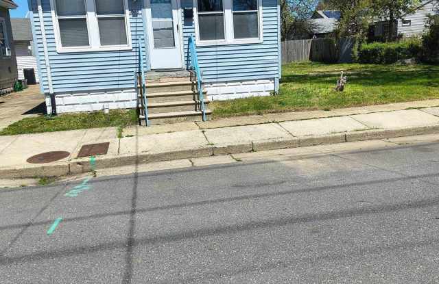 1523 N Arkansas Ave