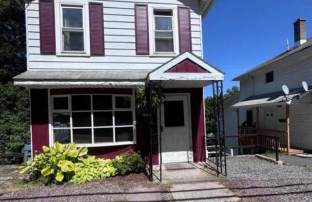 Photo of 144 Main Street