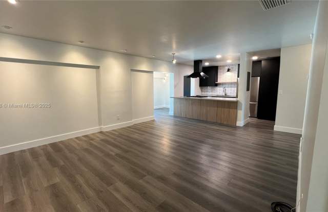 6749 Crooked Palm Ln