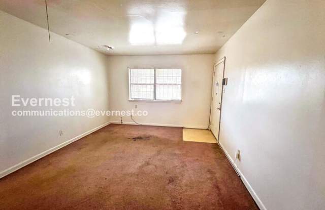 1814 1/2 South Cross Street