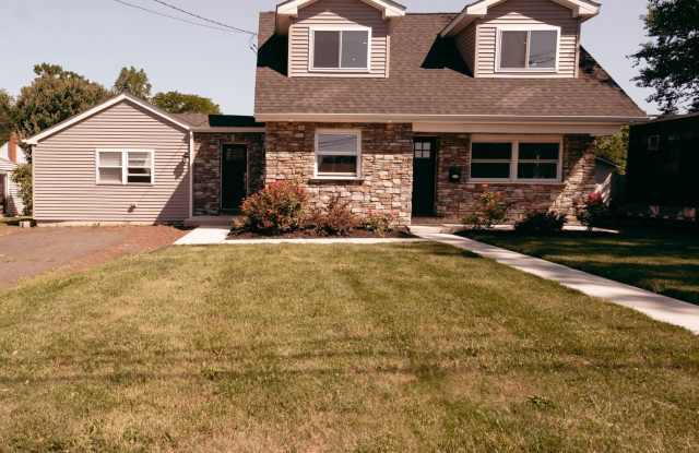 42 GRANDVIEW Drive