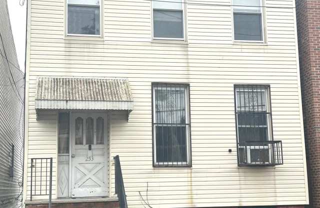 253 GRIFFITH ST - 253 Griffith Street, Jersey City, NJ 07307