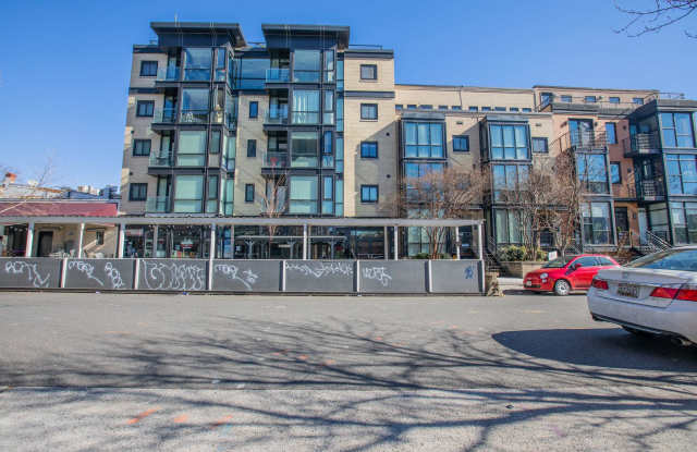 Lavish 2-Level 2 BR/2 BA Condo with Private Rooftop in U Street Corridor! - 1939 12th Street Northwest, Washington, DC 20009