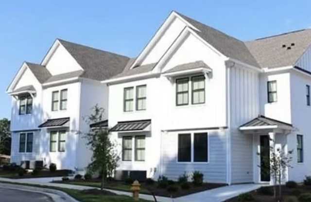 351 Commonwealth Blvd