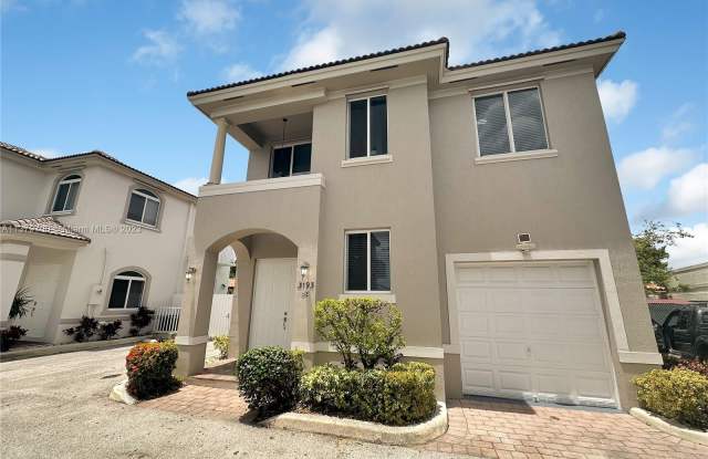 3193 NW 11th St