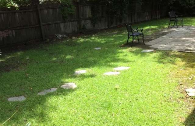 2410 Castlereagh Road