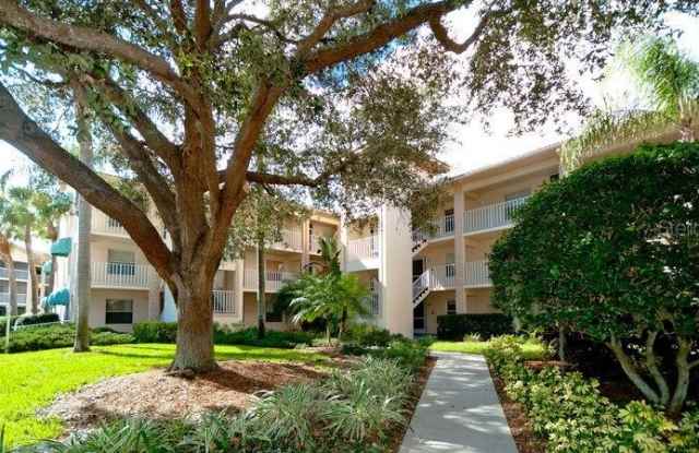 Photo of 9300 CLUBSIDE CIRCLE