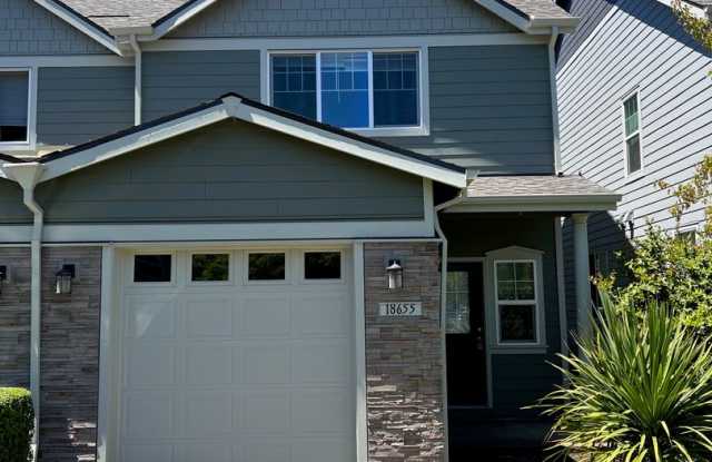 18661 SW 93rd Terrace ~ Luxury Tualatin Townhome