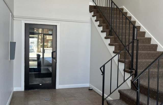 2406 N Kennicott Drive