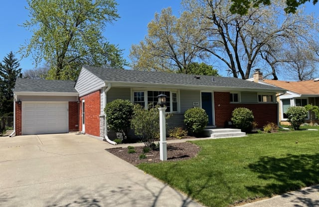 554 East Park Avenue - 554 East Park Avenue, Elmhurst, IL 60126