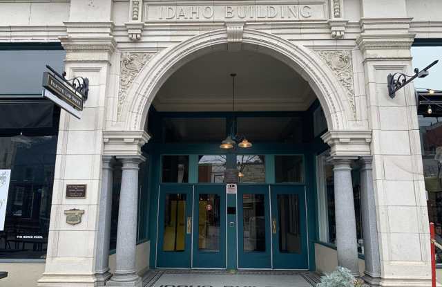 The Idaho Building Apartments