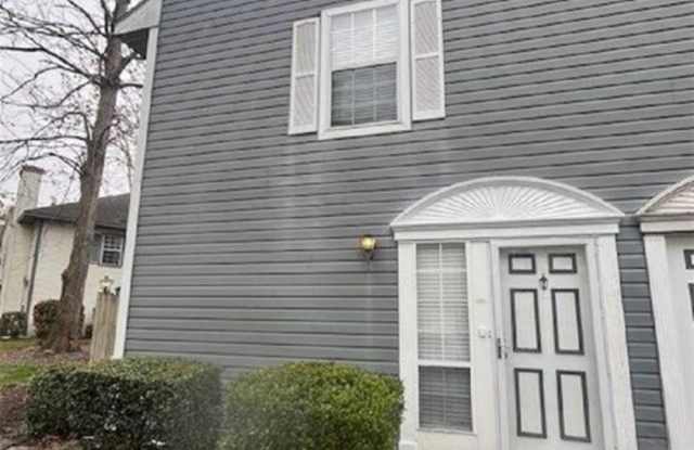 2 Bedroom 2.5 Baths Condo In Columbus Station